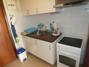 Apartamento para 4 con terraza y piscina a 50m de la playa - ES-204-28