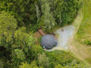 Hermoso domo en altura entre el bosque nativo + tinaja privada