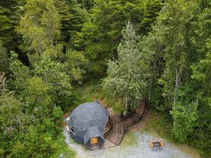 Hermoso domo en altura entre el bosque nativo + tinaja privada