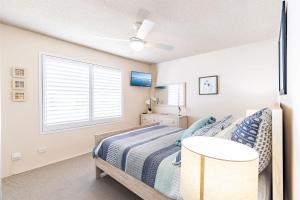 Laman Lodge, 1,15 Laman Street - Stunning Views, air conditioned unit with water views and Wifi