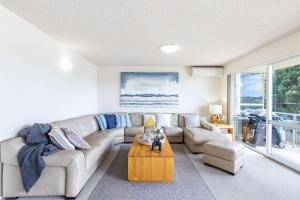 Laman Lodge, 1,15 Laman Street - Stunning Views, air conditioned unit with water views and Wifi