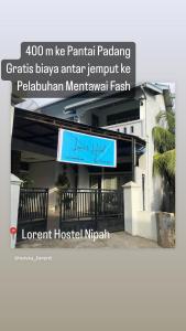 Lorent Hostel Near Padang Beach