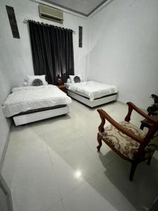 Lorent Hostel Near Padang Beach