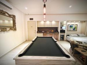 1st Luxury Warehouse