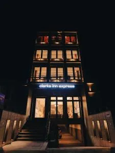 Clarks Inn Express, Dehradun - Rāipur