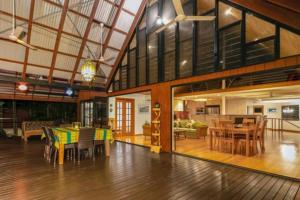 ZenLux: 3-Story Corporate Golf Retreat + PoolBBQ