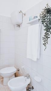 Casa Marzy- Charming Tropea Studio with Pool, Sea & Volcano Views