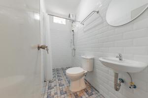 RedDoorz Plus near Surapati Core