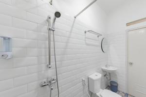 RedDoorz Plus near Surapati Core