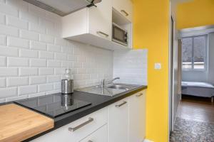 Appartements Aristide#3 - Studio tout neuf - Jaune - Lumineux : photos des chambres