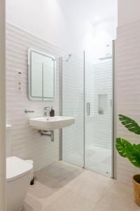 Luxury Elizabeth Residence next to the New York Café