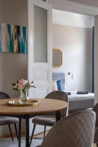 Luxury Elizabeth Residence next to the New York Café