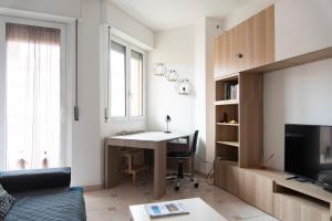 YouHosty - Boifava 48