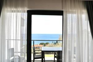 Assos Luna Houses