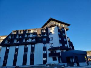 Xenon Apartments