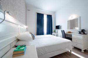 Economy Twin Room room in Gillieru Harbour Hotel
