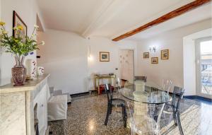 3 Bedroom Cozy Apartment In Genova