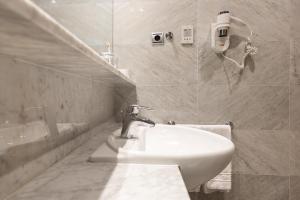 Double or Twin Room (1-2 Adults) room in Onix Rambla