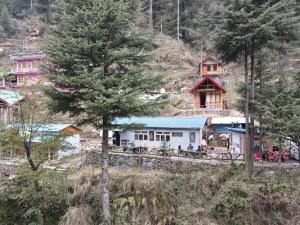 Reverberate Cafe & Cottages - Negis Place