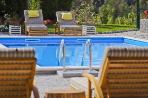 Holiday Home Grga-Three Bedroom House with Swimming Pool 