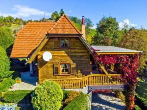 Holiday Home Grga-Three Bedroom House with Swimming Pool 