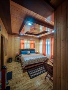The Alpinist cafe and Retreat