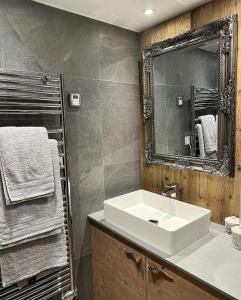 Chalets Chalet de l'Ours : 4 etoiles-spa-proche des pistes : photos des chambres