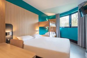 Hotels B&B HOTEL Cholet Sud : photos des chambres