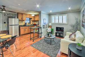 Chicago Gem Near Subway about 5 Mi to Downtown