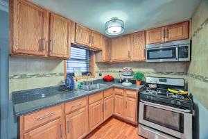 Chicago Gem Near Subway about 5 Mi to Downtown