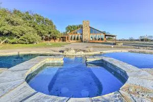 Banquet Hall and Pool Expansive Forestburg Ranch! - Forestburg