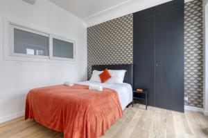 Superb Large and New 4bds Flat - Heart of Paris 10