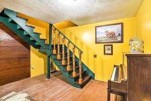 Historic Bruno Hampton Creek Hideaway on 2 Acres