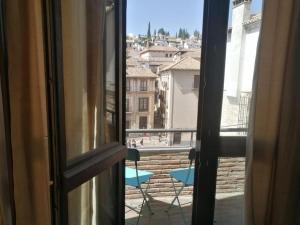 Cosy Flat w Beautiful Views and Cute Balcony