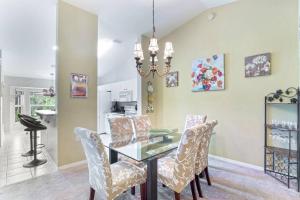 Spacious Golf Club Condo, Membership Available!