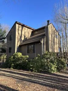 Weekend at Bernie's II! *Pet-friendly* *jacuzzi tub* *pool table* - Pocono Summit