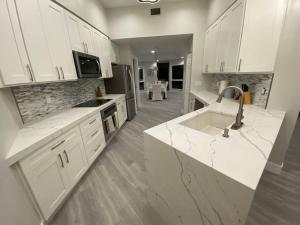 Casa Bella - 5BR, Waterfront, Pool, Spa -9 Min Anna Maria