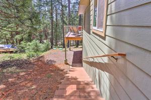 Rustic Retreat w Deck: Steps From Lake Almanor!