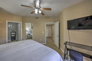 Dog-Friendly Condo with Pool and Hot Tub in Phoenix