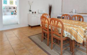 Maisons de vacances Nice Home In Fox-amphoux With 2 Bedrooms, Wifi And Swimming Pool : photos des chambres