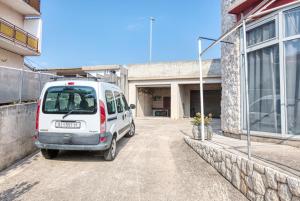 Apartments by the sea Brodarica, Sibenik - 13615