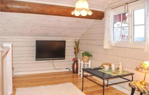 1 Bedroom Amazing Home In Gunnarskog