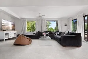 "Uralla" Lovely house with pool - OʼConnell