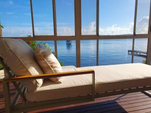 Kabine Waterfront Lakehouse in Sunshine