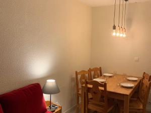 Appartement chaleureux · Pied des pistes · Balcon · Casier à skis - FR-1-181-2703