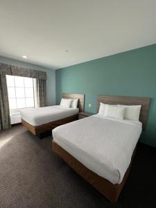 Double Room with Two Double Beds - Non-Smoking room in Americas Best Value Inn Sulphur