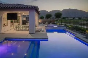 Stadium Course! 18th hole- HUGE putting green! - Sandy Korner