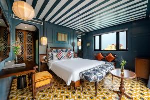 Phòng Đôi Loại Sang Hướng Bể Bơi (Deluxe Pool View Double Room)