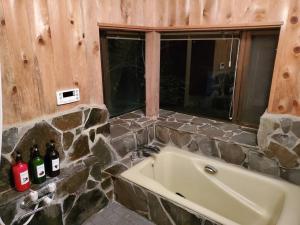 Oak Villa Nasu 抜群のプライベート空間 100インチ映像 轟音サウンド 人工芝デッキ