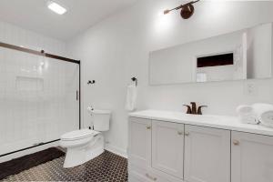 Housepitality - The Neuschwanstein Flat